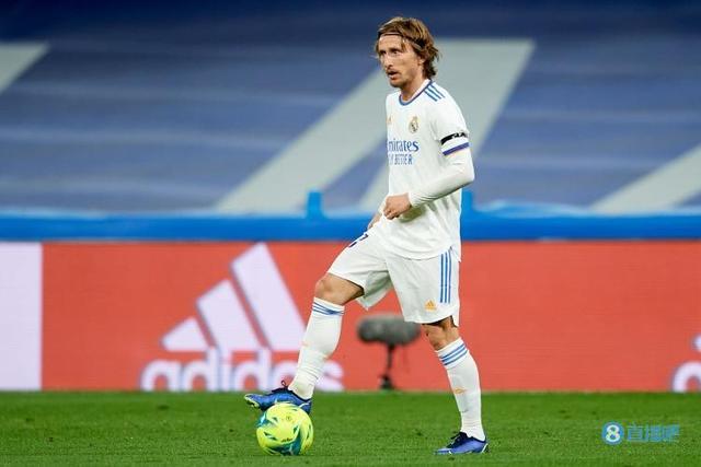 深度拆解“斗地主”中的记牌技巧：如何通过断张推测炸弹的位置？（斗地主记牌术深析：如何借断张锁定炸弹位置）